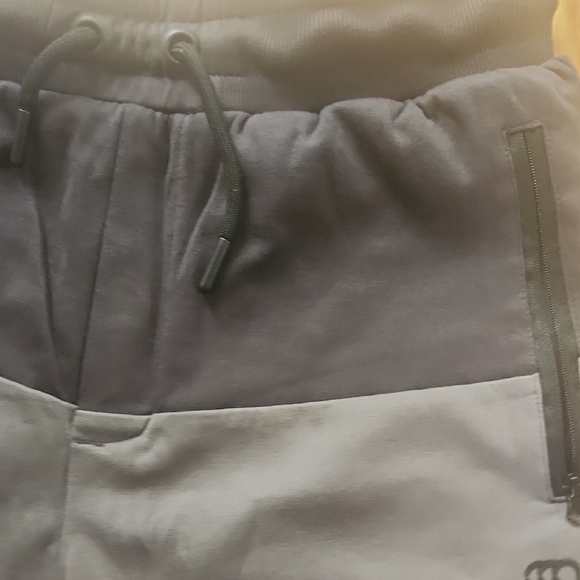 Men's Gray Athletic Shorts Medium - Picture 4 of 17